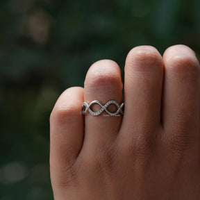 [Moissanite Round Twisted Band]-[Golden Bird Jewels]