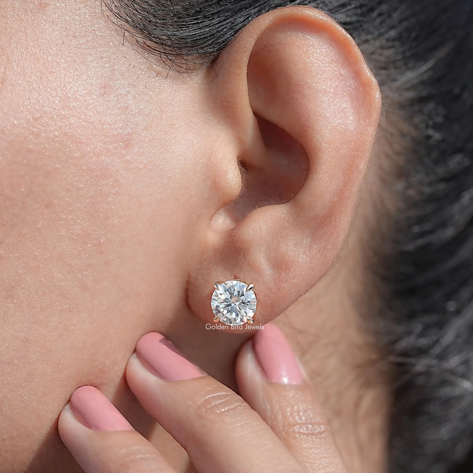 Round Shaped Moissanite Stud Earrings