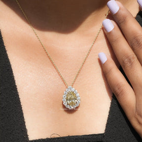 Detailed view of moissanite Pear shape pendant