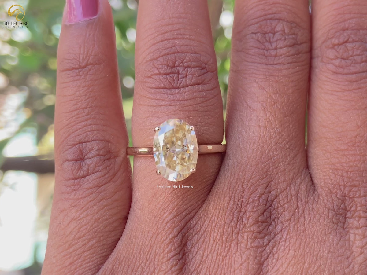 Solitaire Oval Cut Moissanite Engagement Ring