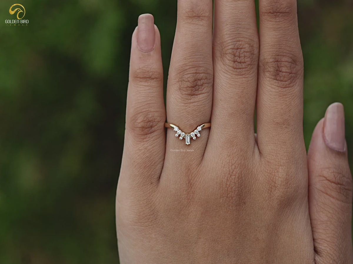 Baguette And Round Moissanite Chevron Band