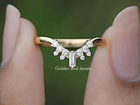 Baguette And Round Moissanite Chevron Band
