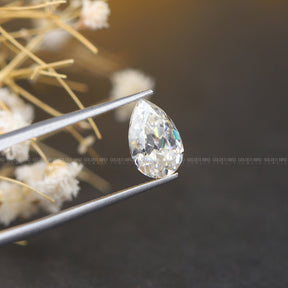 [Colorless Pear Cut Loose Stone]-[Golden Bird Jewels]