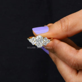 Crushed Ice Oval And Round Cut Moissanite Engagement Ring