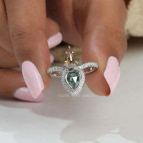 [Brown and green pear cut moissanite ring made of prong setting]-[Golden Bird Jewels]