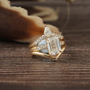 [Emerald & Pear Cut Moissanite Wedding Bridal Ring Set Made Round Cut Side Stones]-[Golden Bird Jewels]