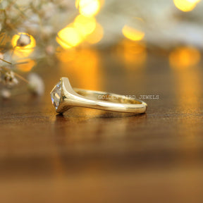 [Side view of rose round cut bezel setting ring made of 14k yellow gold]-[Golden Bird Jewels]