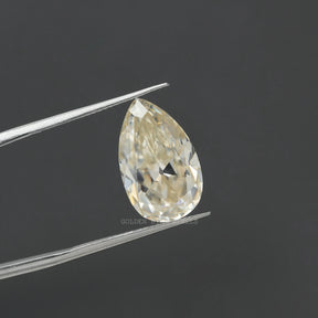In tweezer Antique old mine pear cut loose moissanite