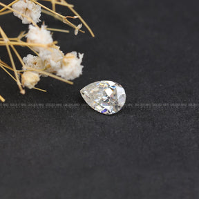 [Colorless Pear Cut Loose Stone]-[Golden Bird Jewels]