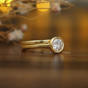 [Round Cut Bezel Set Bridal Wedding Ring Set]-[Golden Bird Jewels]