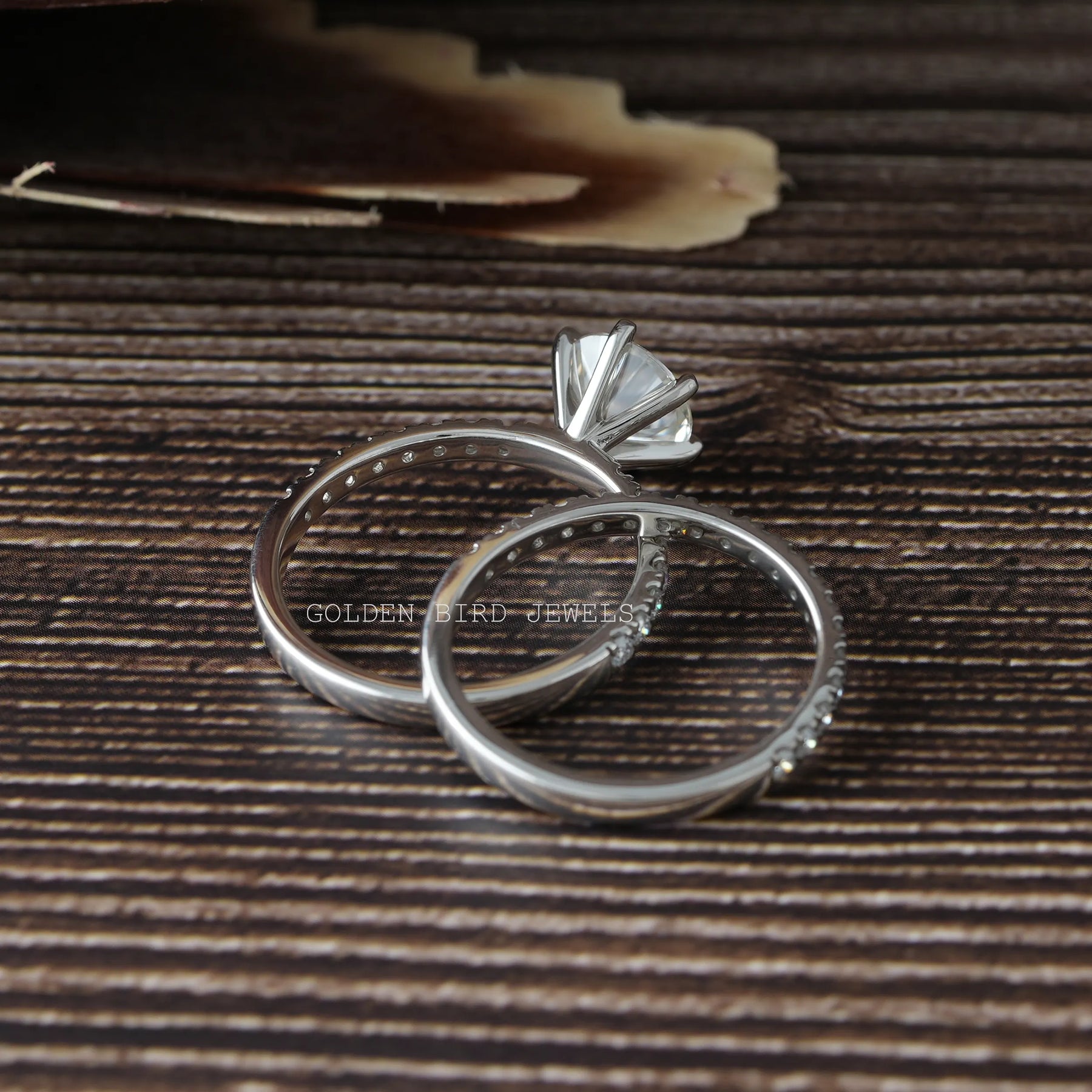 Round Cut Moissanite Engagement Ring Set