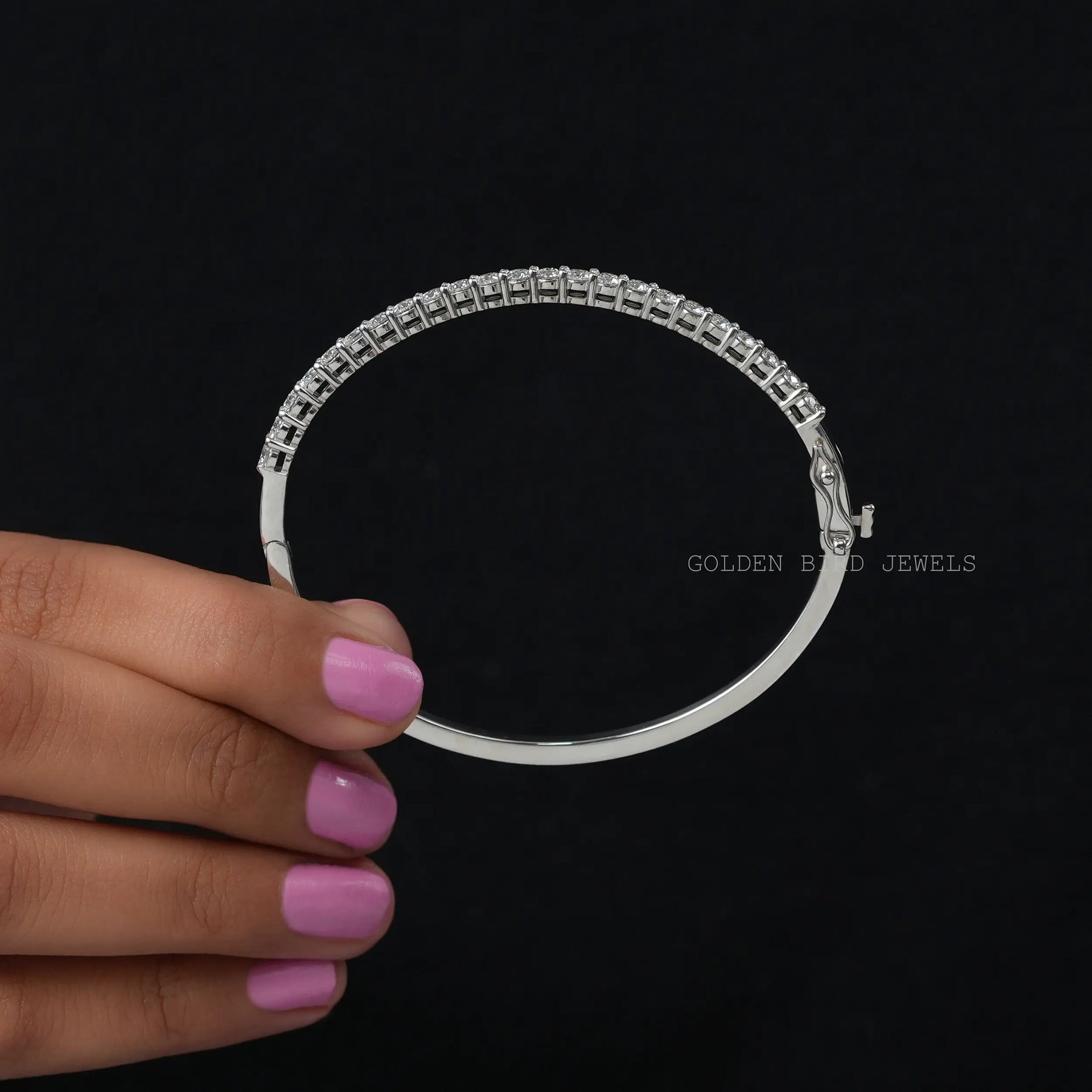 [This round cut moissanite bracelet craftedn with white gold]-[Golden Bird Jewels]
