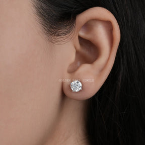 [Round Cut Moissanite Stud Earrings Made Of VVS Clarity]-[Golden Bird Jewels] 